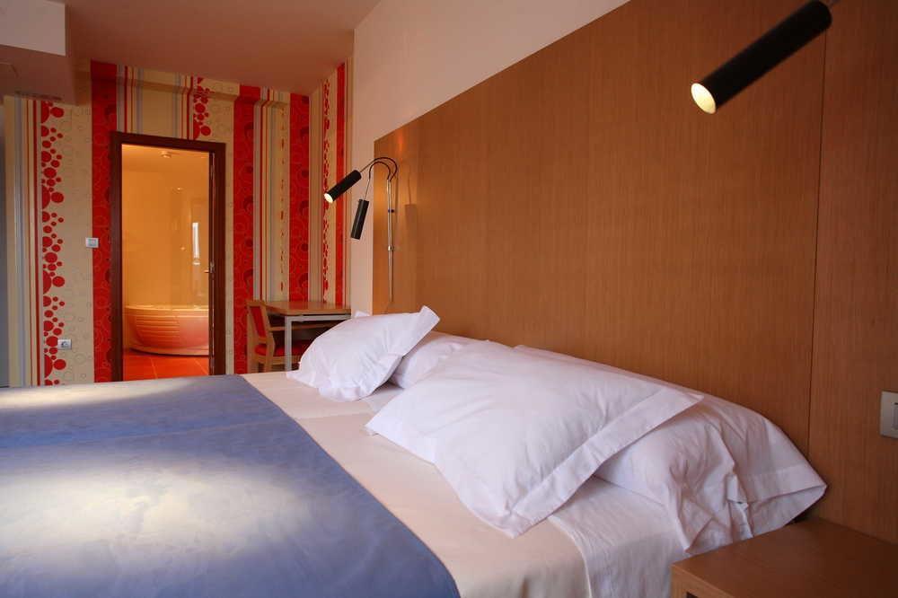 Hotel Ril Burela Экстерьер фото